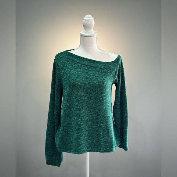 Kaileigh Sweaters - Green Kaileigh Asymmetric Sweater Size M EUC